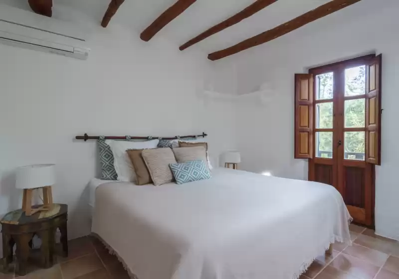Holiday rentals in Can lorenzini due, Sant Llorenç de Balàfia