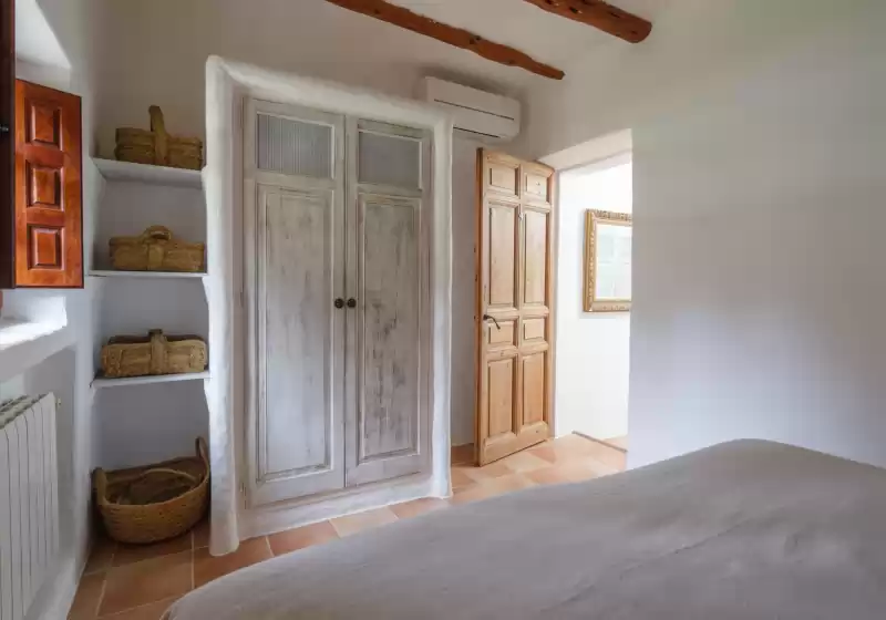 Holiday rentals in Can lorenzini due, Sant Llorenç de Balàfia