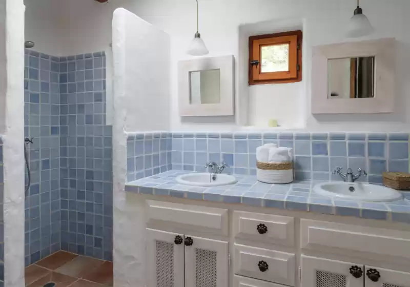 Holiday rentals in Can lorenzini due, Sant Llorenç de Balàfia