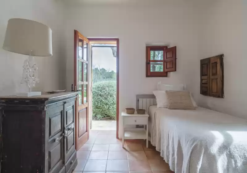 Holiday rentals in Can lorenzini due, Sant Llorenç de Balàfia