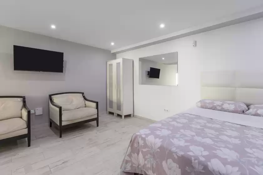 Holiday rentals in El relojero - adults only, Marbella
