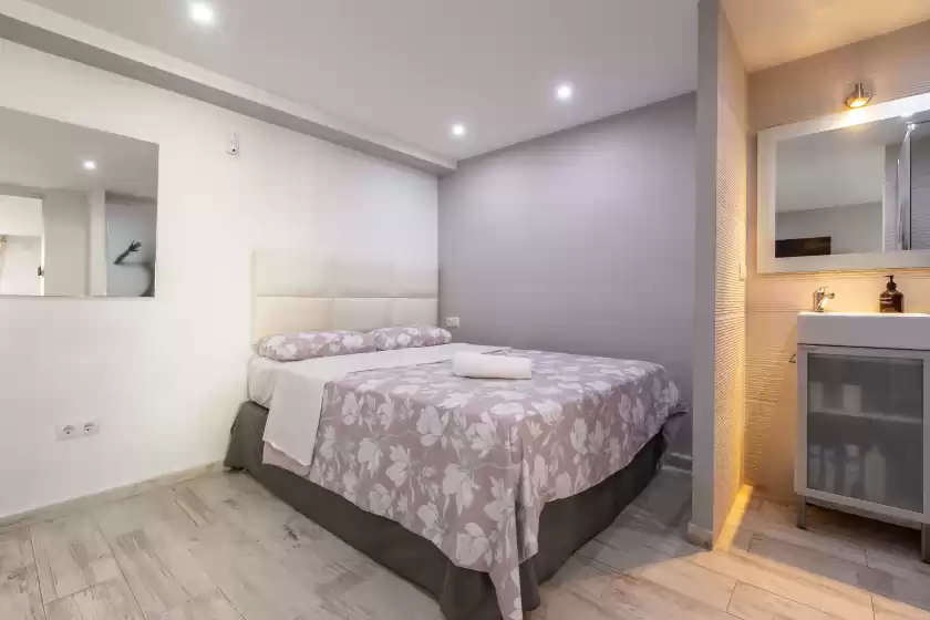 Holiday rentals in El relojero - adults only, Marbella