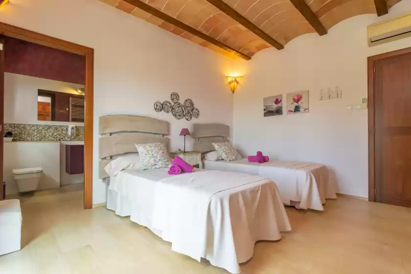 Holiday rentals in S'albarcoquer, s'Horta
