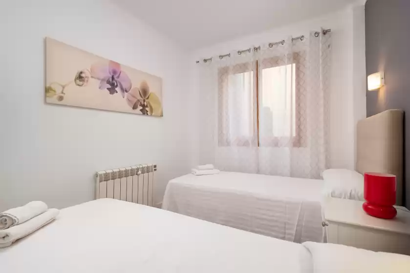 Holiday rentals in Antic 102, s'Illot