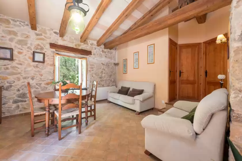 Holiday rentals in Casa de piedra, Campanet