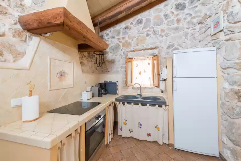 Holiday rentals in Casa de piedra, Campanet