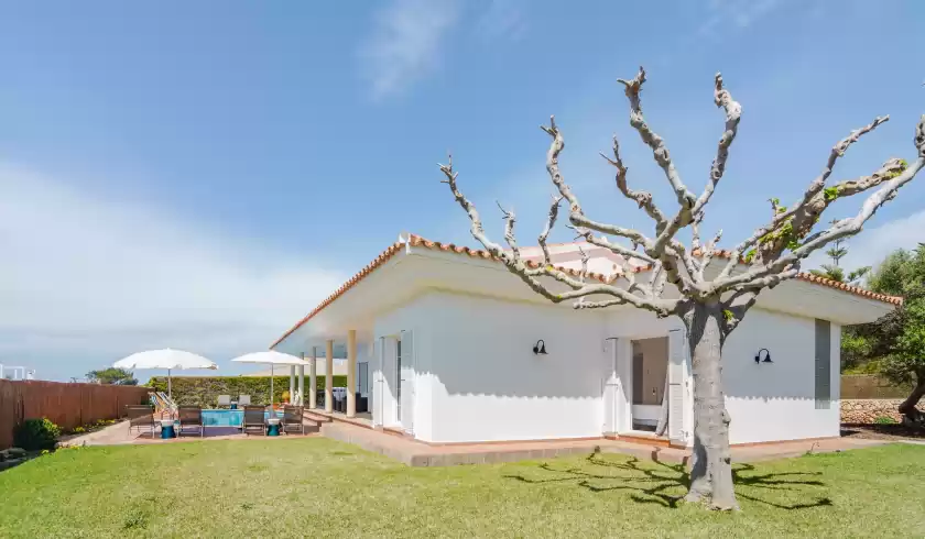 Holiday rentals in Villa maricel, Sant Lluís