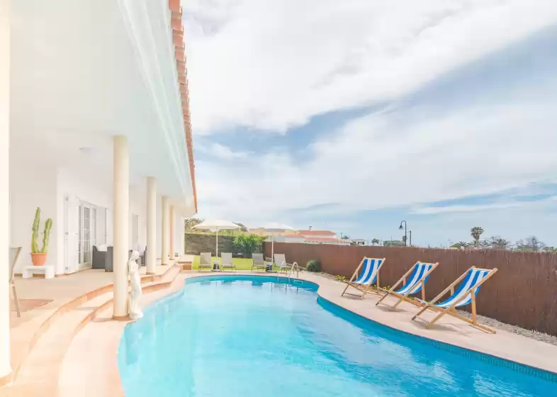 Holiday rentals in Villa maricel, Sant Lluís