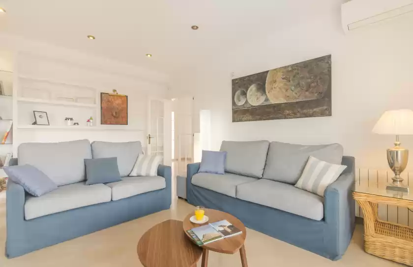 Holiday rentals in Villa maricel, Sant Lluís