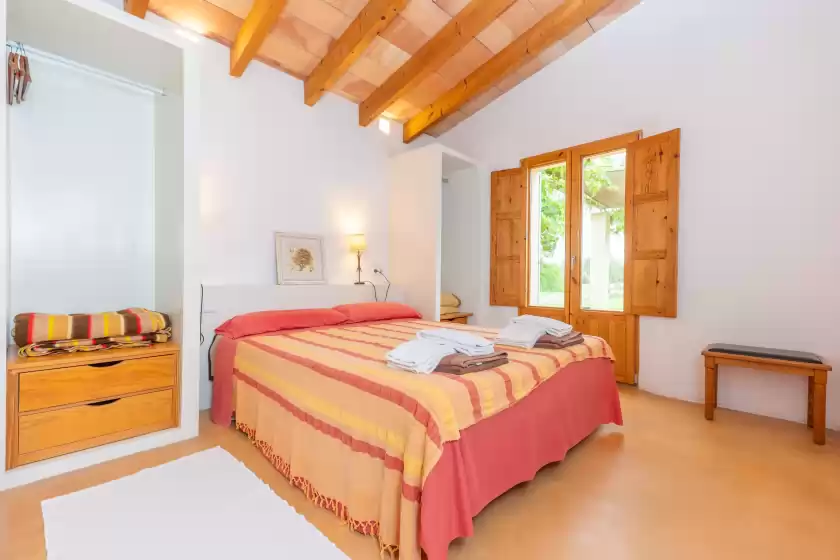 Holiday rentals in Ses fonolleres, Cala Bona