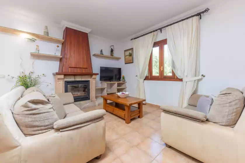 Holiday rentals in Pleta de son monjo, Maria de la Salut