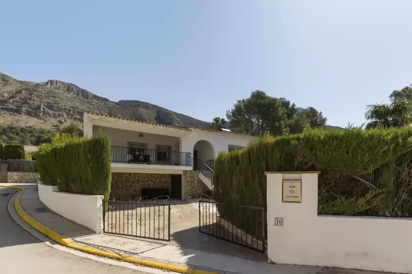 Holiday rentals in Cova de l'aire, Barx