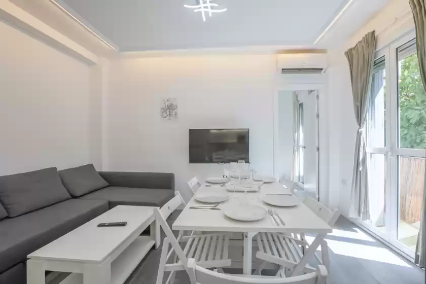 Holiday rentals in Azahar gran plaza, Sevilla