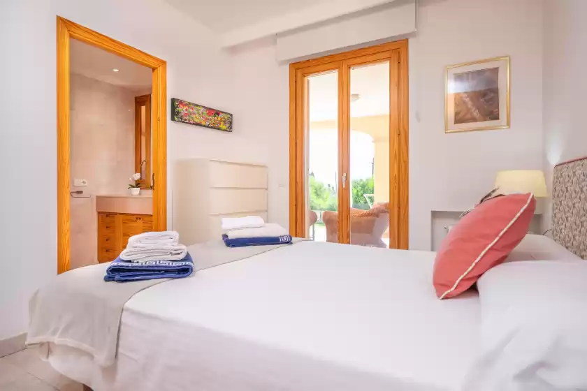 Holiday rentals in Villa mar y tierra, sa Cabaneta