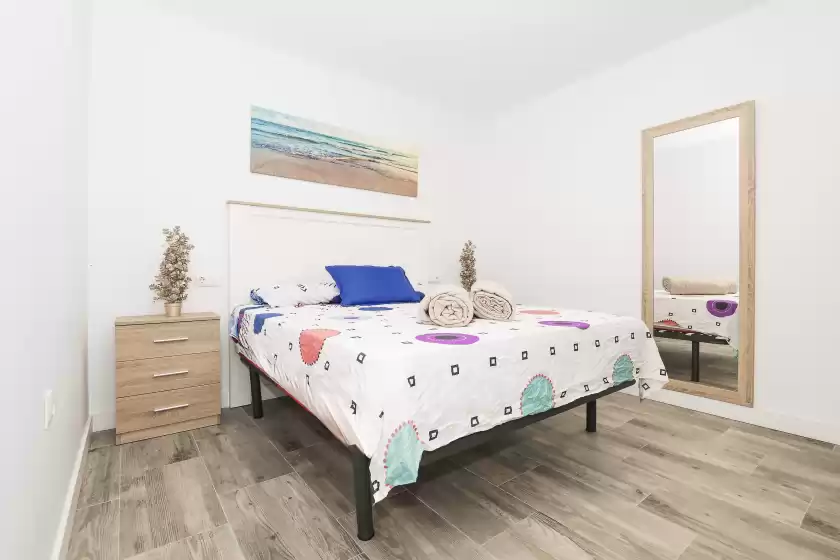 Holiday rentals in Apartamento tom-isi, Rota