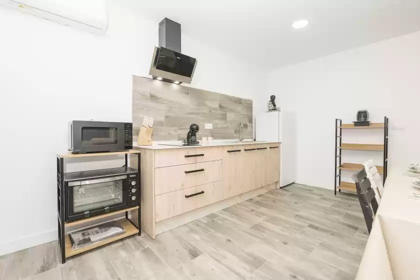 Holiday rentals in Apartamento tom-isi, Rota