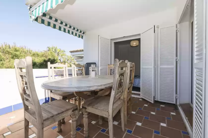 Holiday rentals in Estribor
