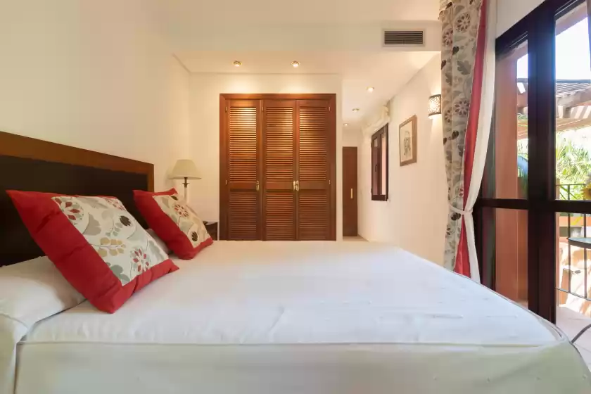Holiday rentals in La gaviota, Marbella