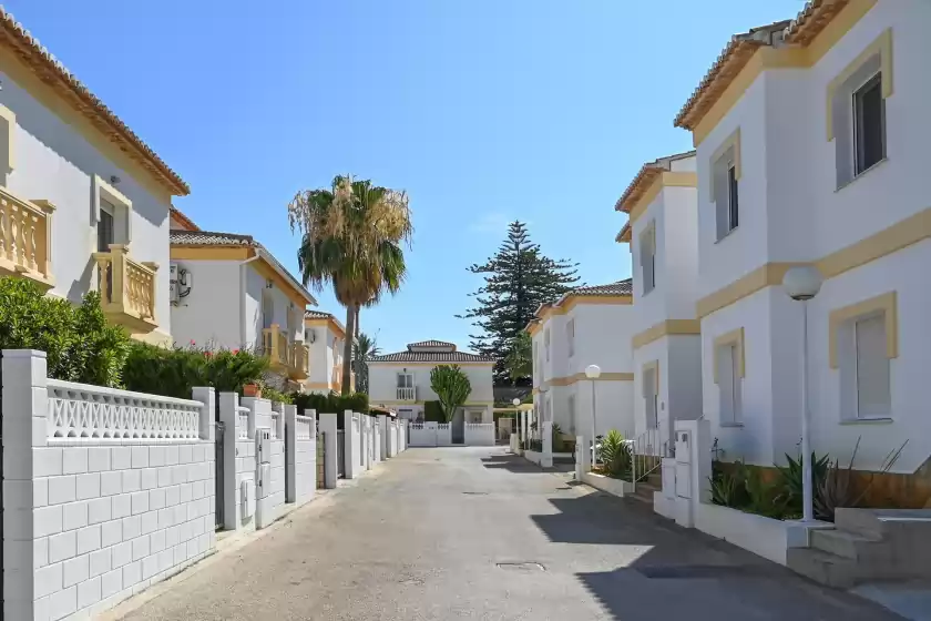 Holiday rentals in Montgo sol