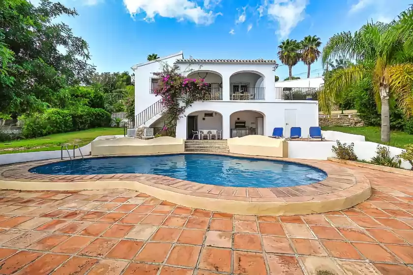 Holiday rentals in Casa hedra