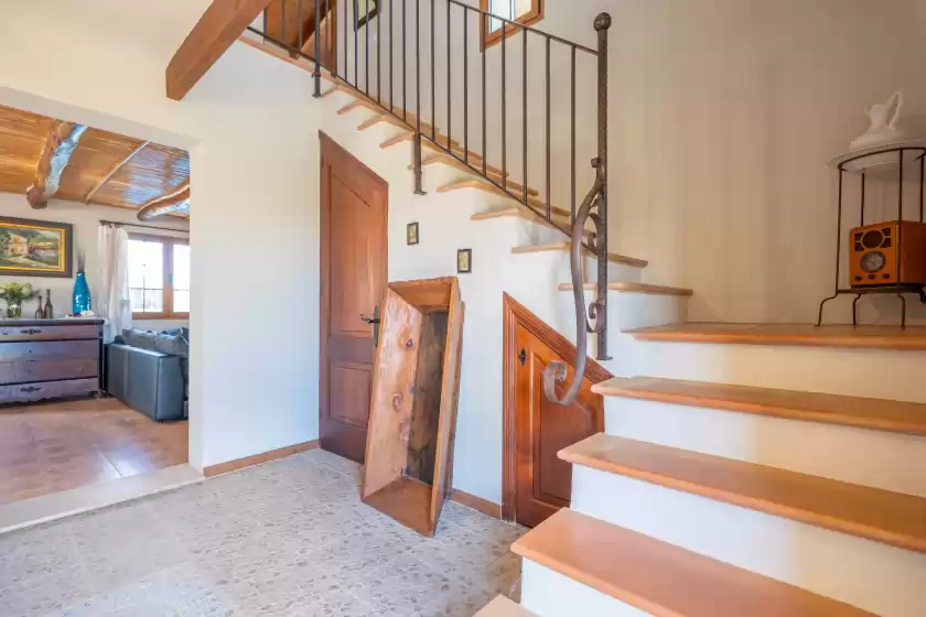 Holiday rentals in Sa sort llarga, Moscari