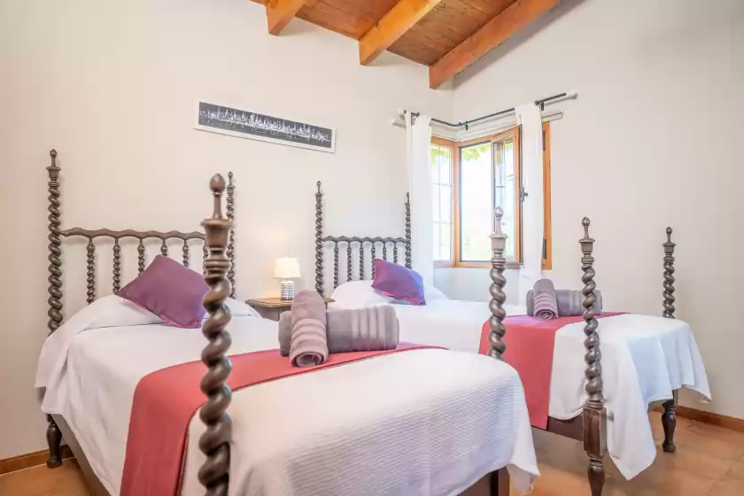Holiday rentals in Sa sort llarga, Moscari