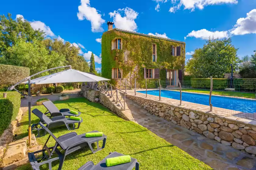 Holiday rentals in Sa sort llarga, Moscari