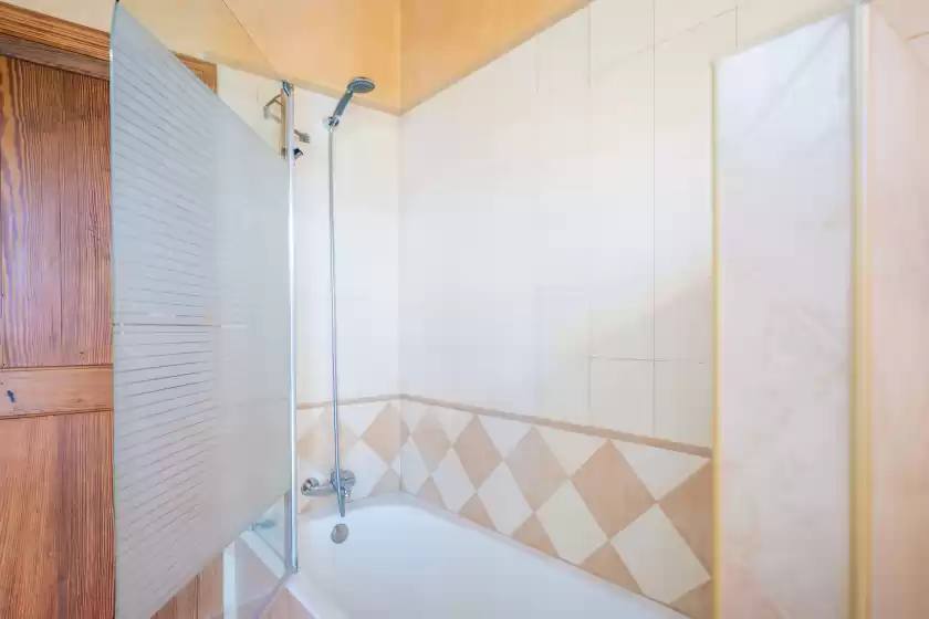 Holiday rentals in Sa sort llarga, Moscari