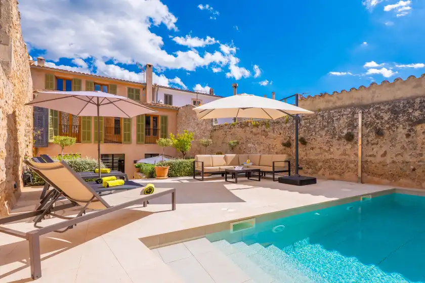 Holiday rentals in Can serp, Alaró