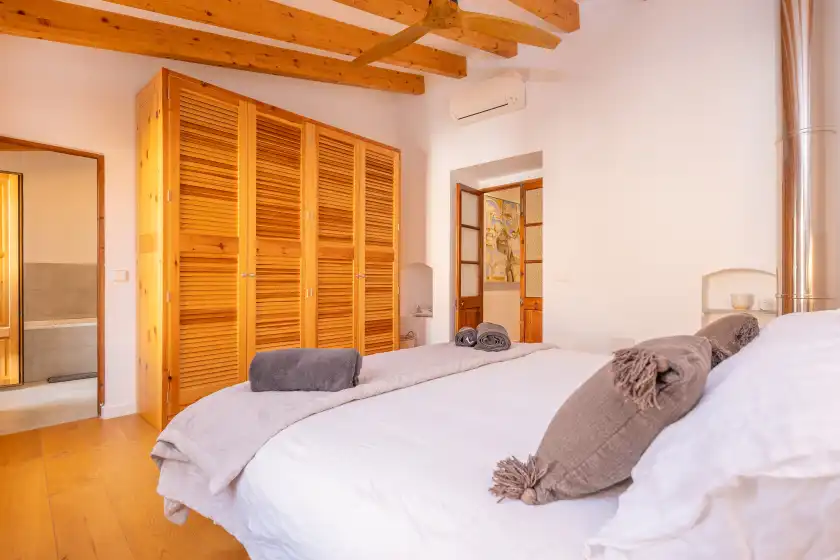 Holiday rentals in Can serp, Alaró