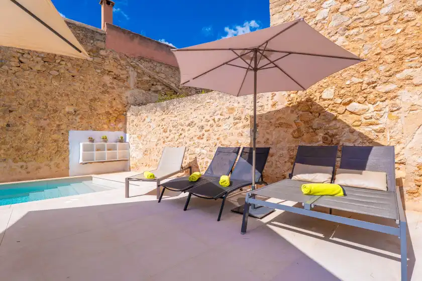 Holiday rentals in Can serp, Alaró