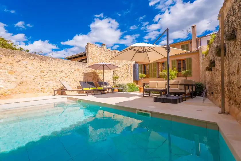 Holiday rentals in Can serp, Alaró