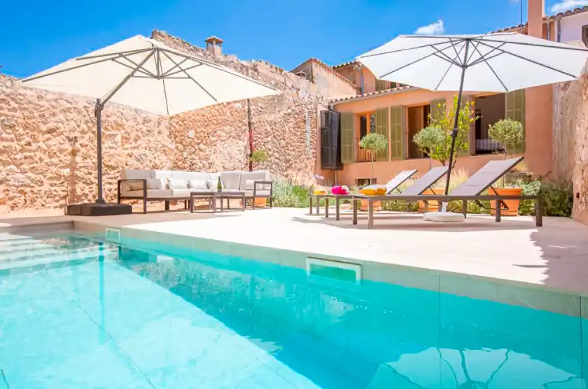 Holiday rentals in Can serp, Alaró