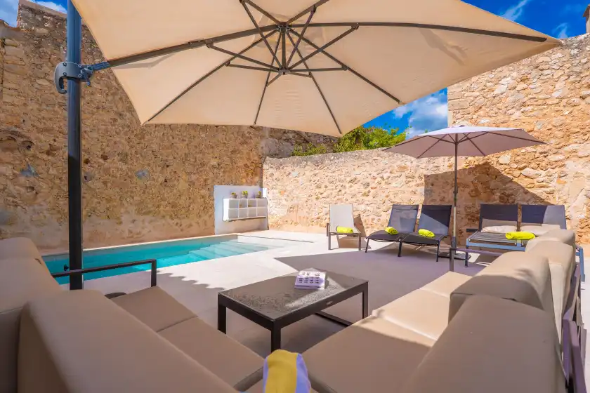 Holiday rentals in Can serp, Alaró