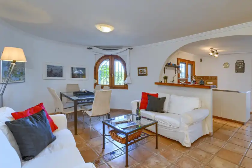 Holiday rentals in Villa lau 6 pax, La Pedrera