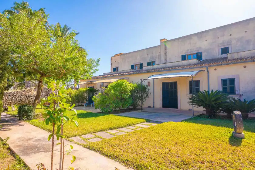 Holiday rentals in Agroturismo mondrago (antic na martina), Portopetro