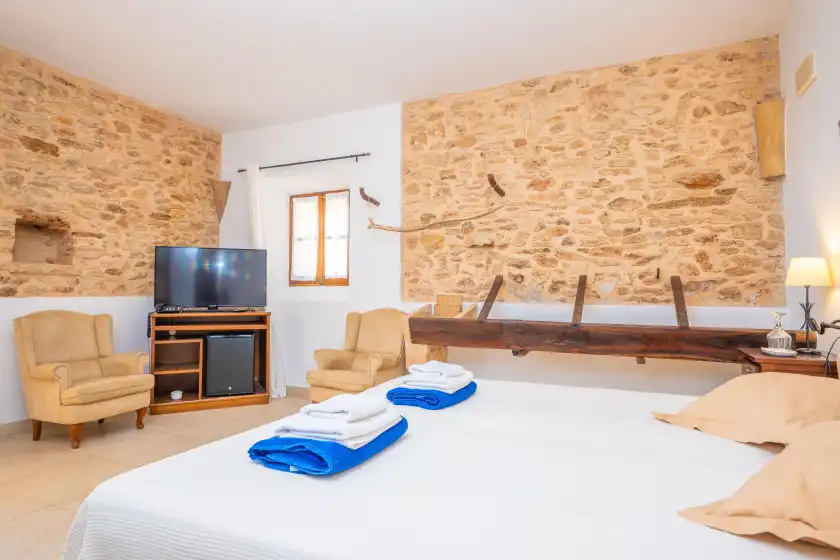Holiday rentals in Agroturismo mondrago (antic na martina), Portopetro