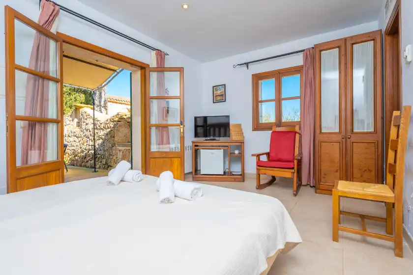 Holiday rentals in Agroturismo mondrago (antic na martina), Portopetro