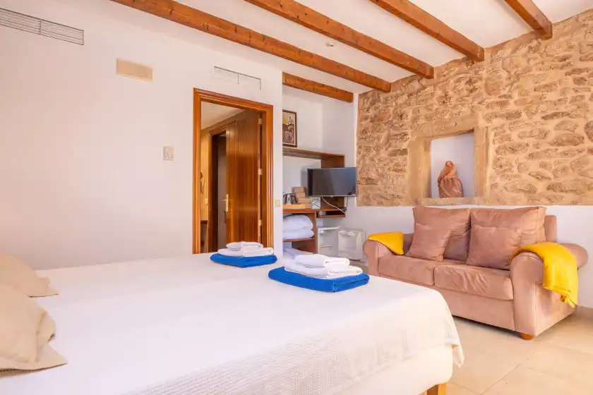 Holiday rentals in Agroturismo mondrago (antic na martina), Portopetro