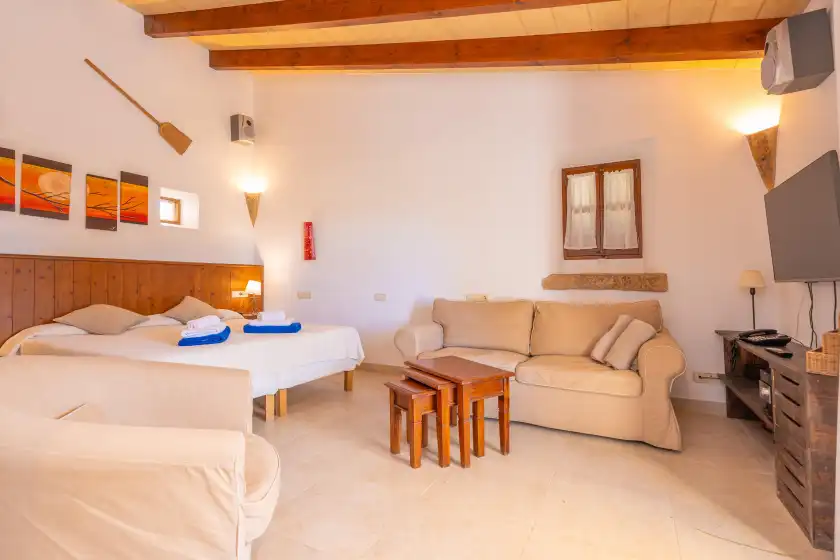 Holiday rentals in Agroturismo mondrago (antic na martina), Portopetro