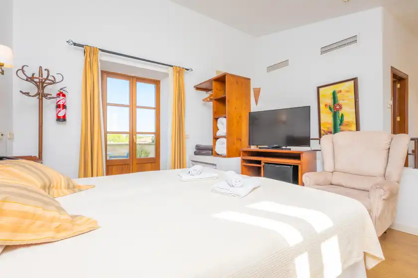 Holiday rentals in Agroturismo mondrago (antic na martina), Portopetro