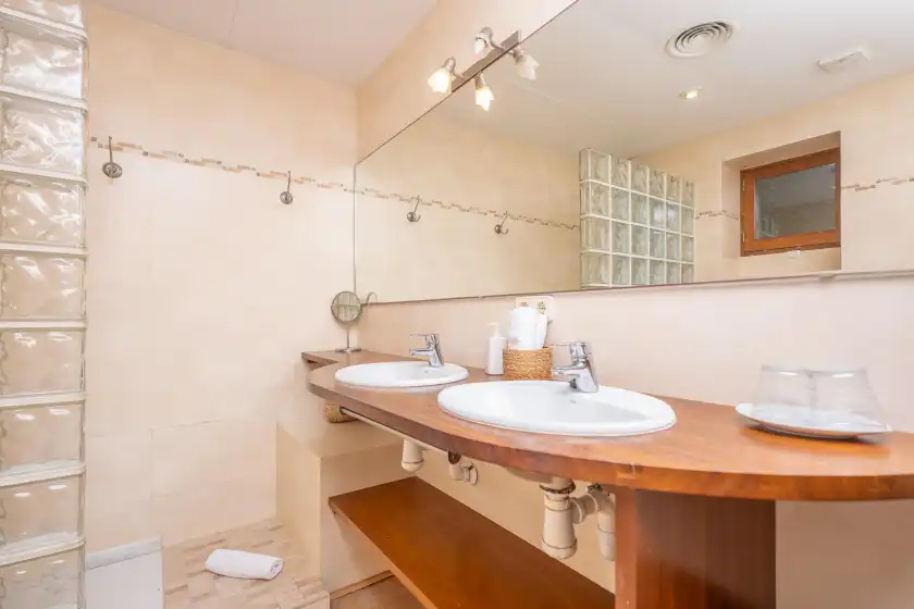 Holiday rentals in Agroturismo mondrago (antic na martina), Portopetro