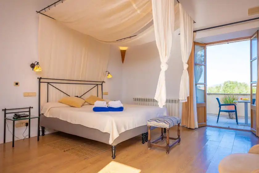 Holiday rentals in Agroturismo mondrago (antic na martina), Portopetro