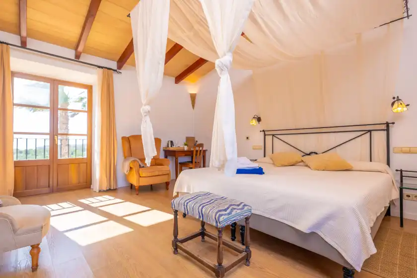 Holiday rentals in Agroturismo mondrago (antic na martina), Portopetro