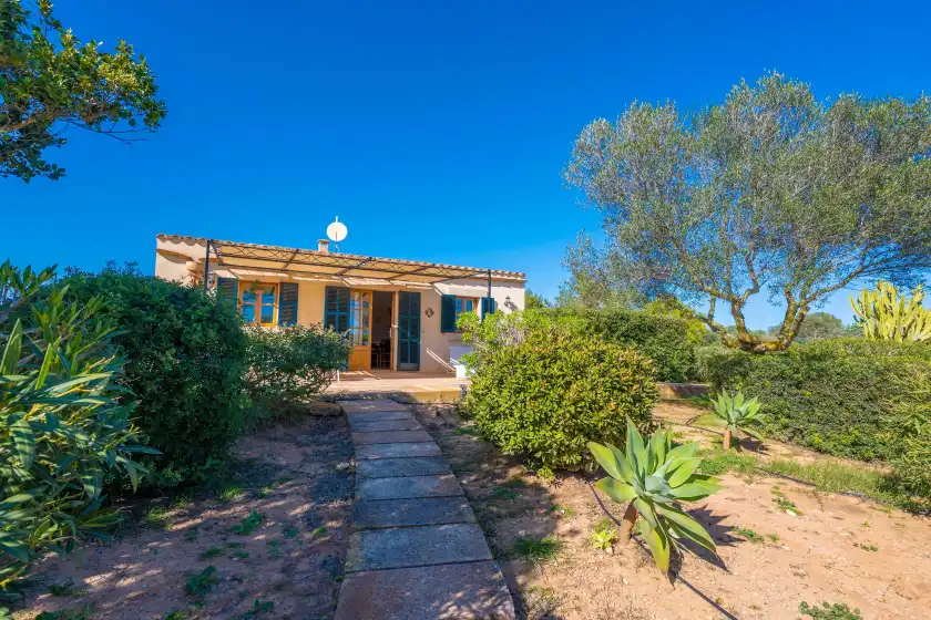 Holiday rentals in Agroturismo mondrago (antic na martina), Portopetro