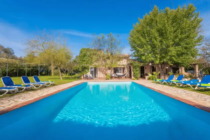 Holiday rentals in Mirabo