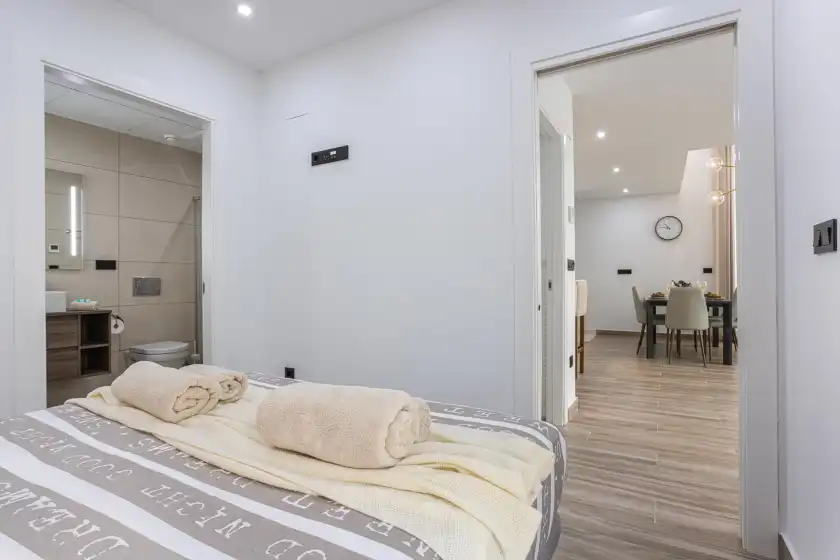 Holiday rentals in Laguna beach villa flamenco, San Miguel de Salinas