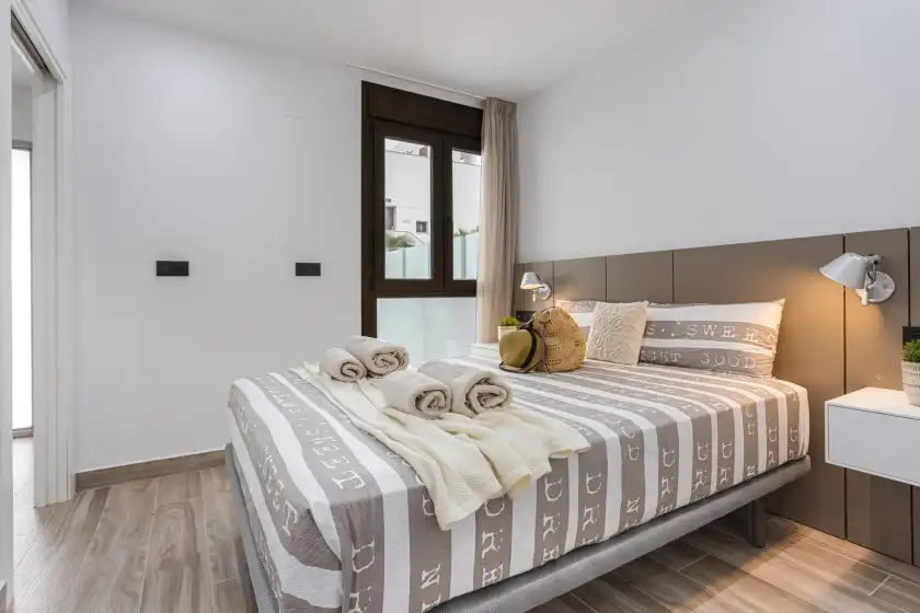 Holiday rentals in Laguna beach villa flamenco, San Miguel de Salinas