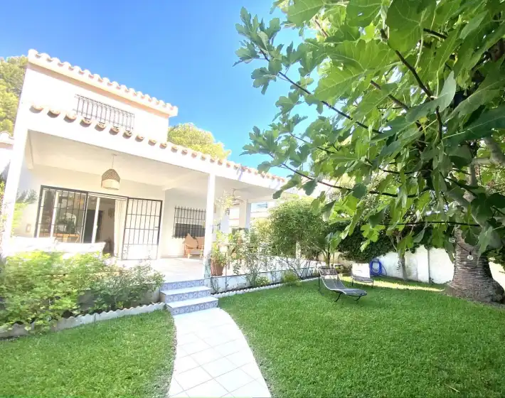 Holiday rentals in Villa jardín botánico, Orihuela Costa