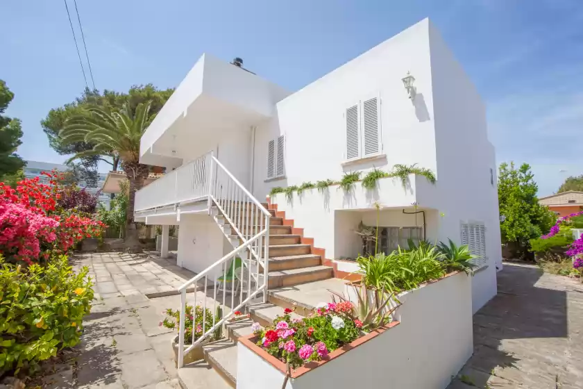 Holiday rentals in Can miquelet
